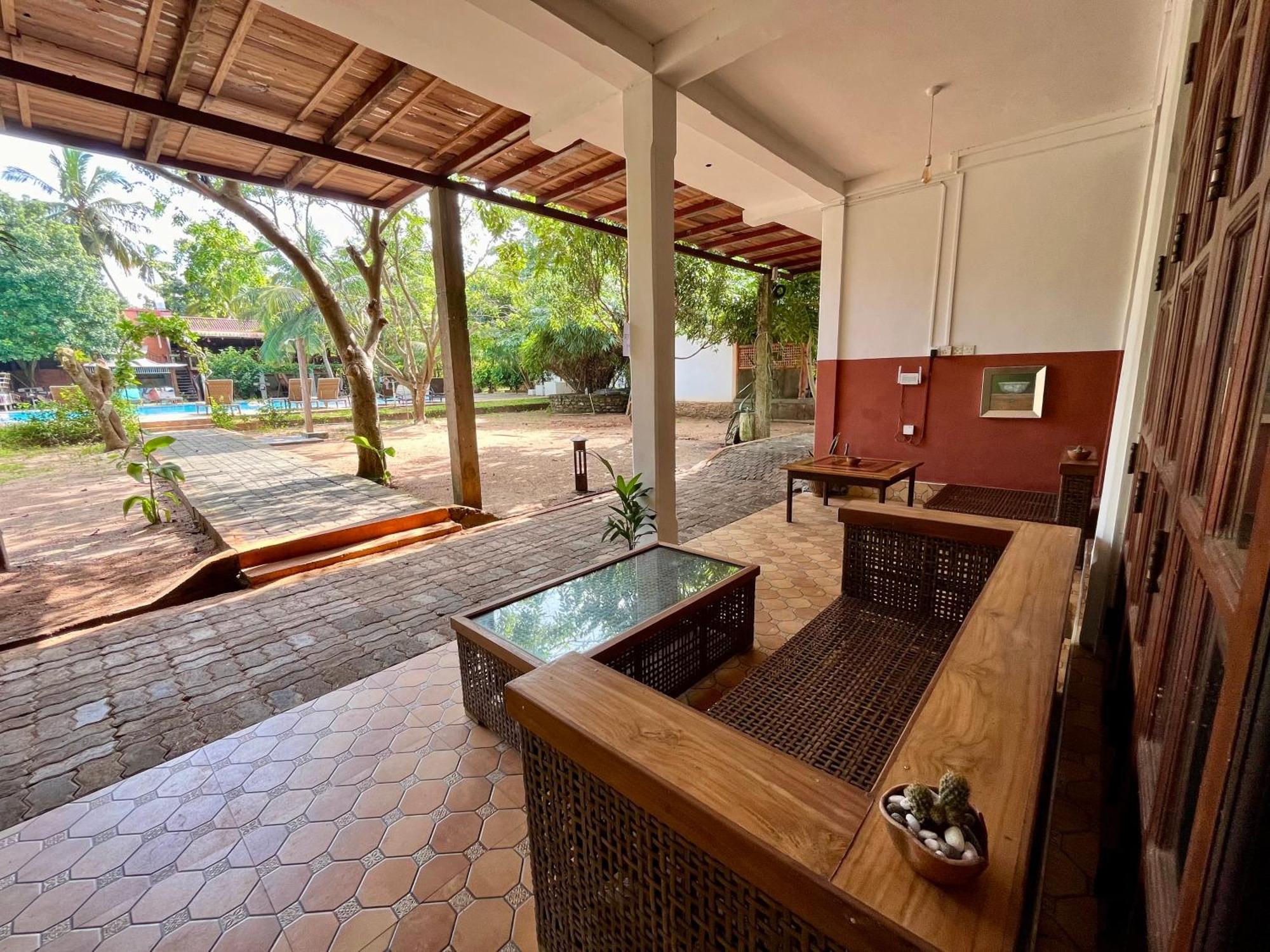 Hotel 4 U Saliya Garden Anuradhapura Dış mekan fotoğraf
