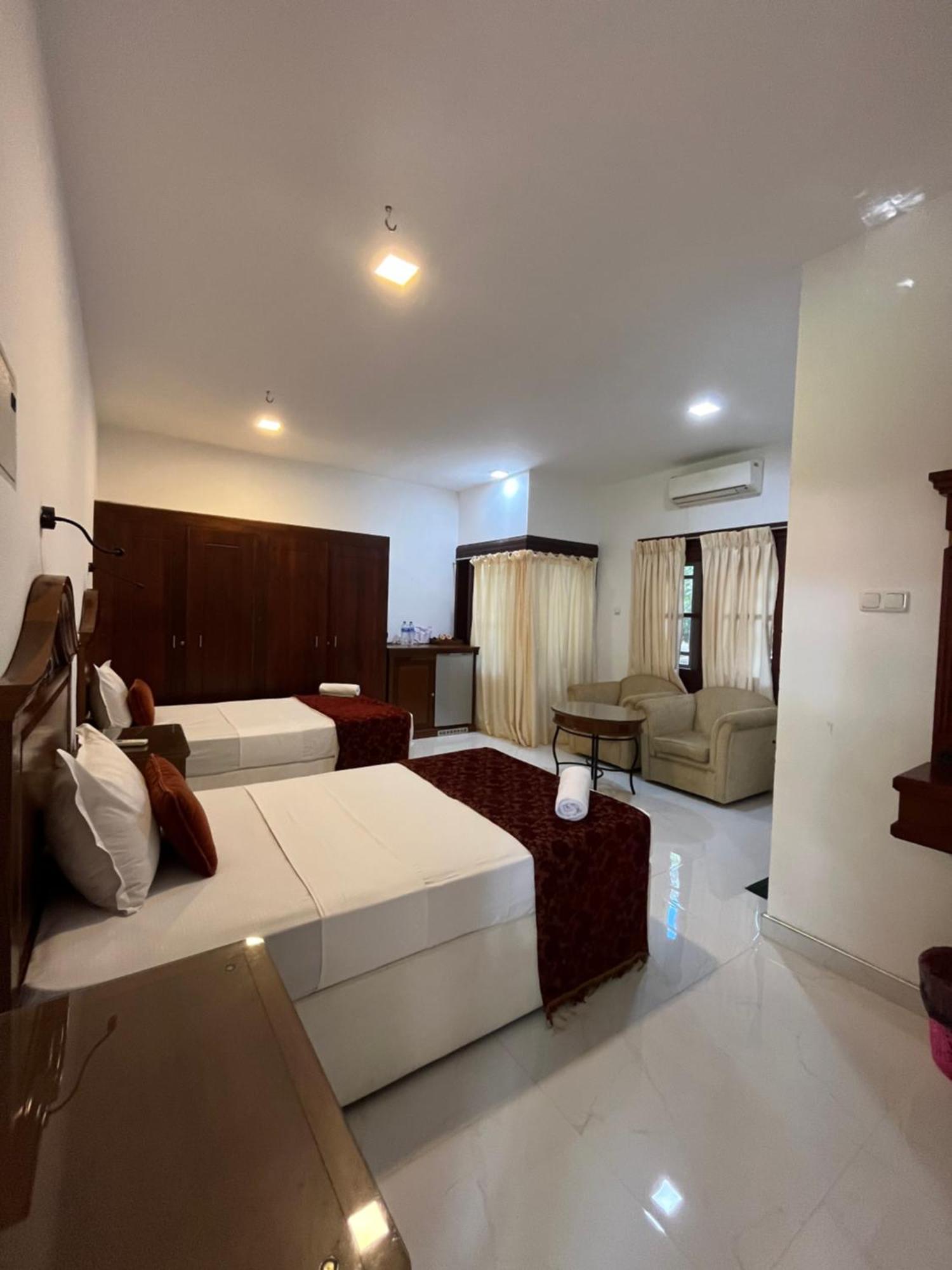 Hotel 4 U Saliya Garden Anuradhapura Dış mekan fotoğraf
