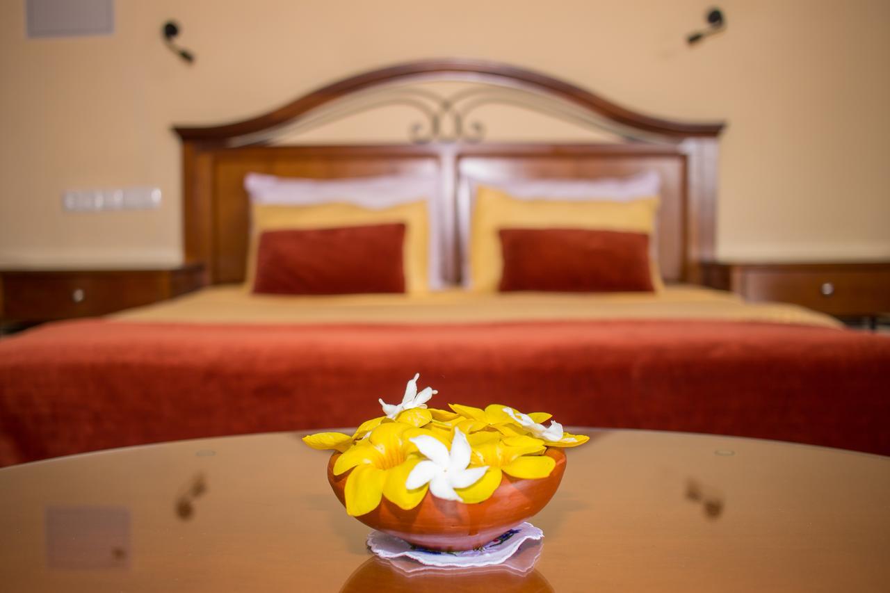 Hotel 4 U Saliya Garden Anuradhapura Dış mekan fotoğraf