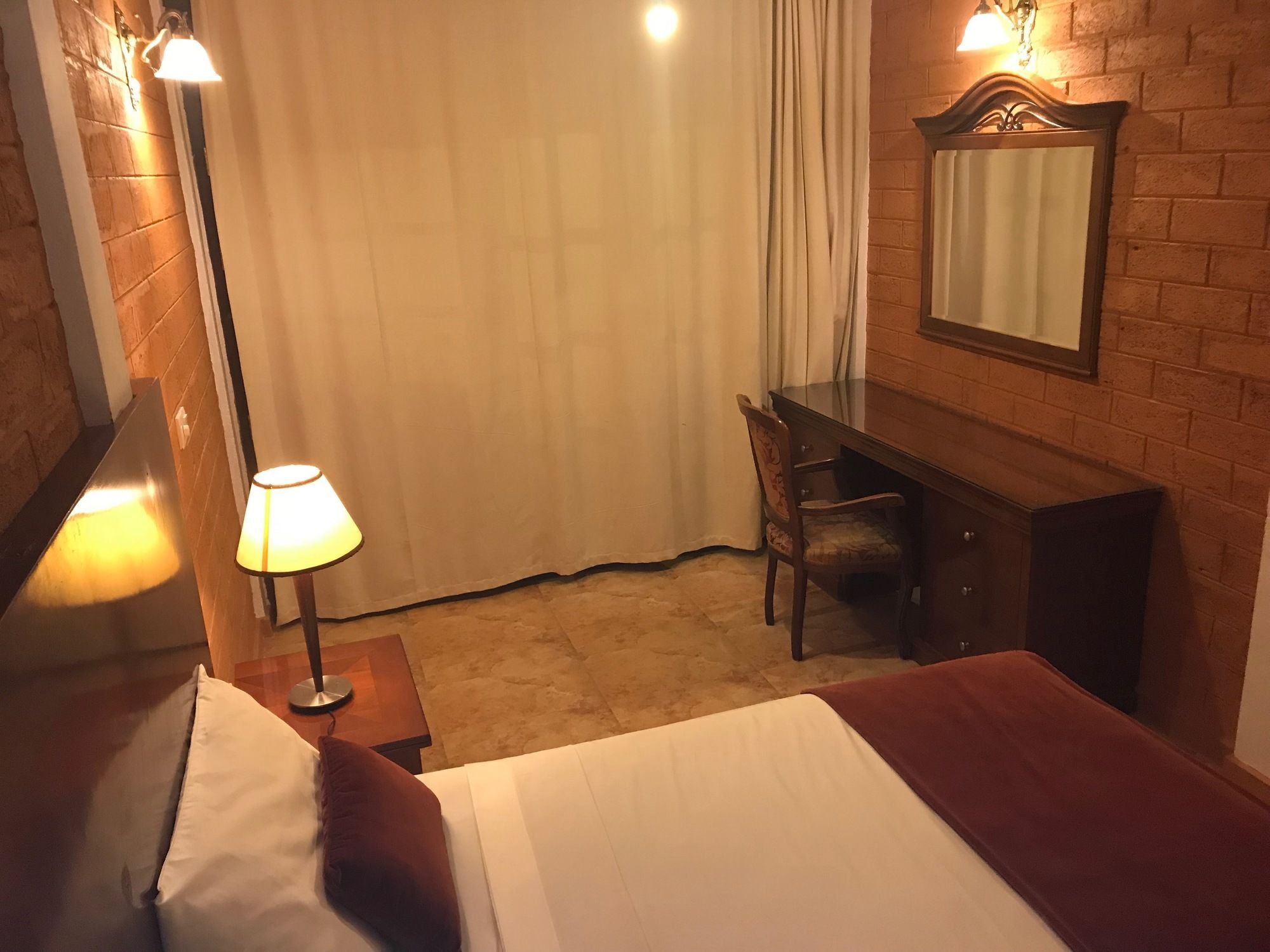 Hotel 4 U Saliya Garden Anuradhapura Dış mekan fotoğraf